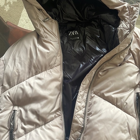 COPY - beige puffer jacket - Picture 2 of 3